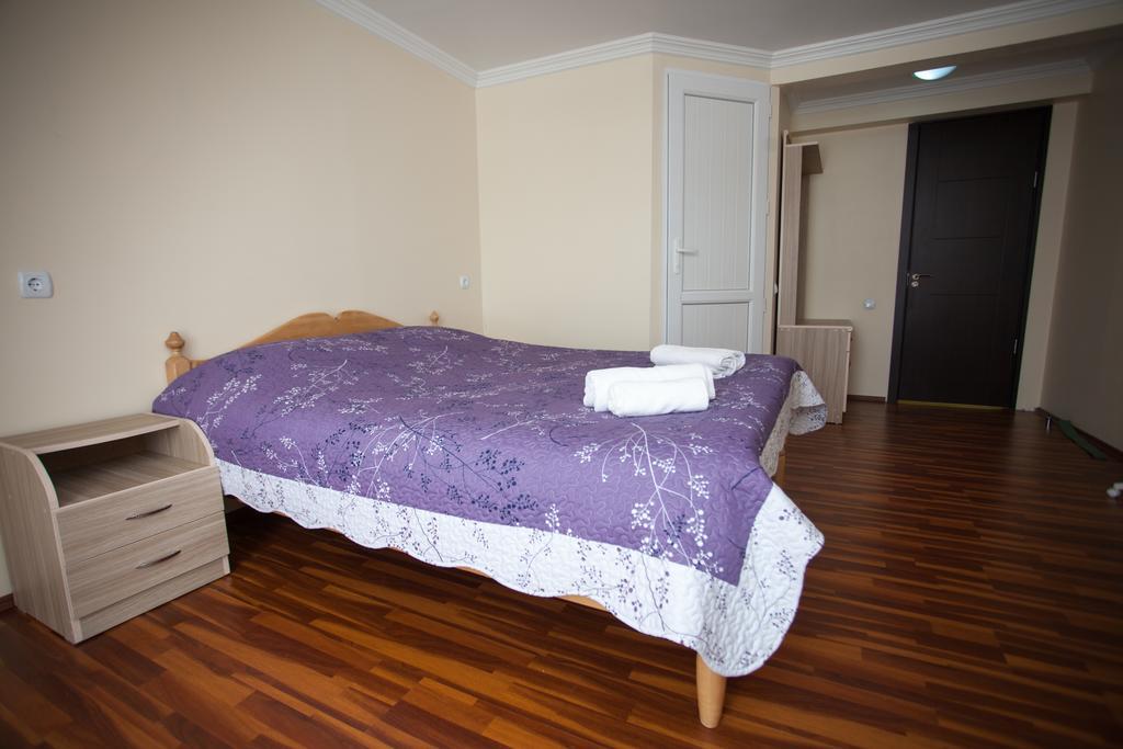 Mestiatour Guest House Zimmer foto